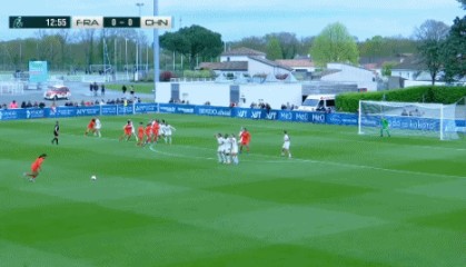 半场：法国女足U16 0-1中国女足U16，周瑾彤任意球破门