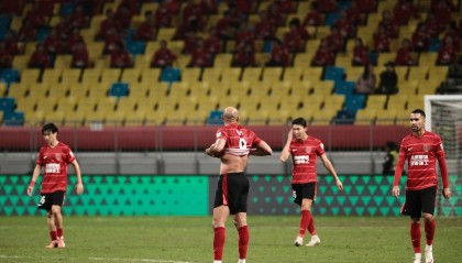 半岛·综合体育官网入口-球员未经同意就转会？高层根据名单引援！徐正源批成都添欲加之罪