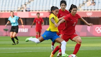 半岛·体育中国官方网-【奥运会】后防接连送大礼 中国女足0比5惨负巴西队