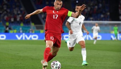 半岛·体育中国官方网-老妖伊尔马兹神奇不再？主帅战术保守让他威力大减